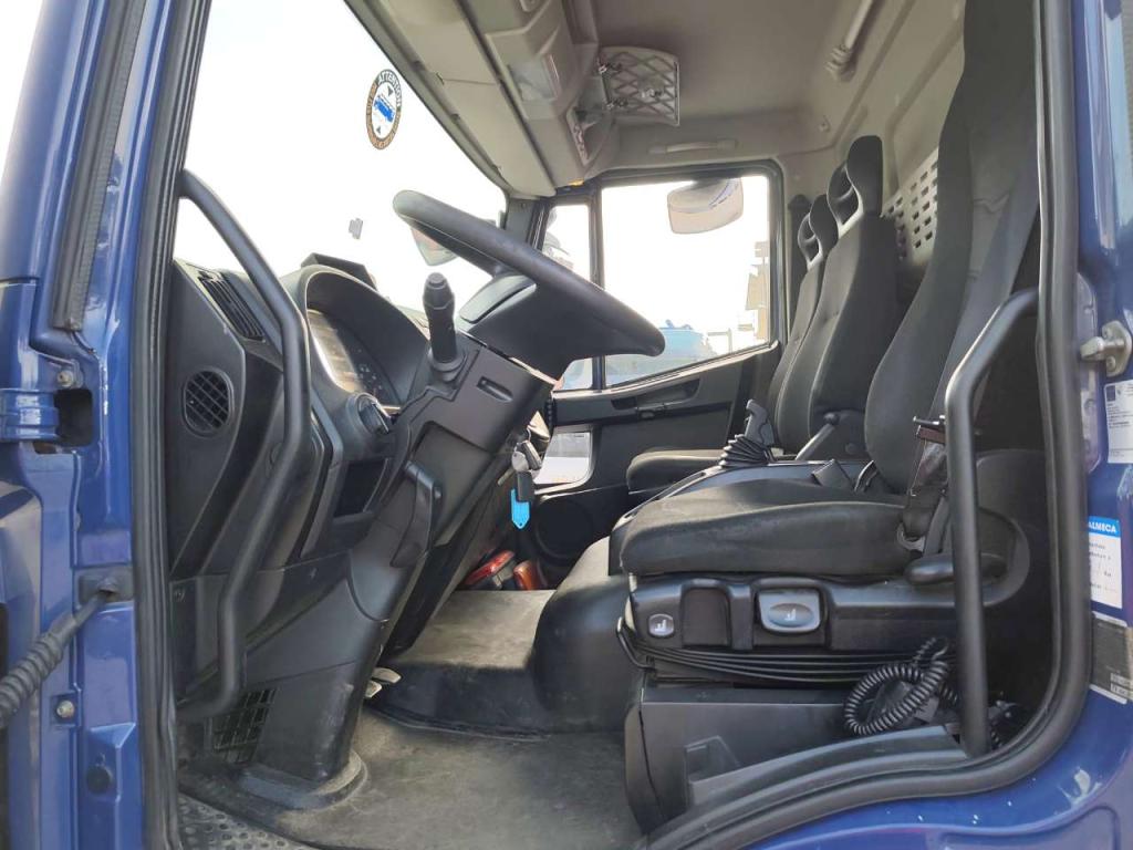Iveco EUROCARGO CUBE 120-220 Photo 9