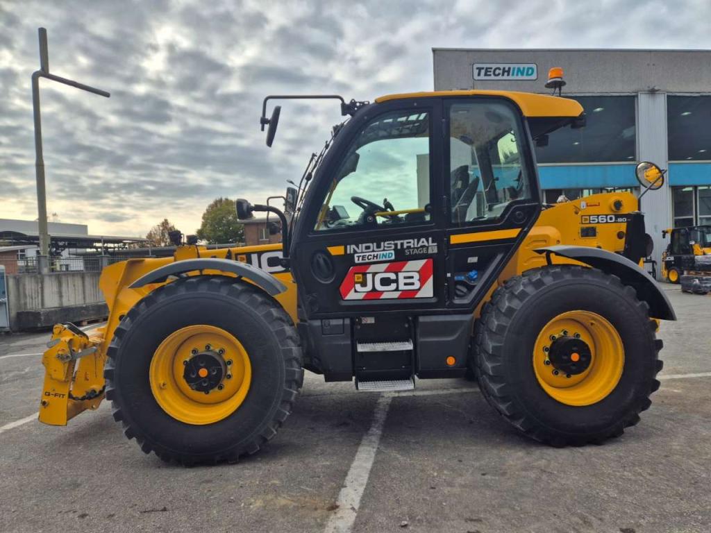 JCB 560-80 Industry Photo 3
