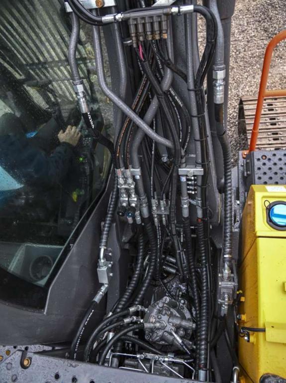 Volvo EC140EL Photo 10