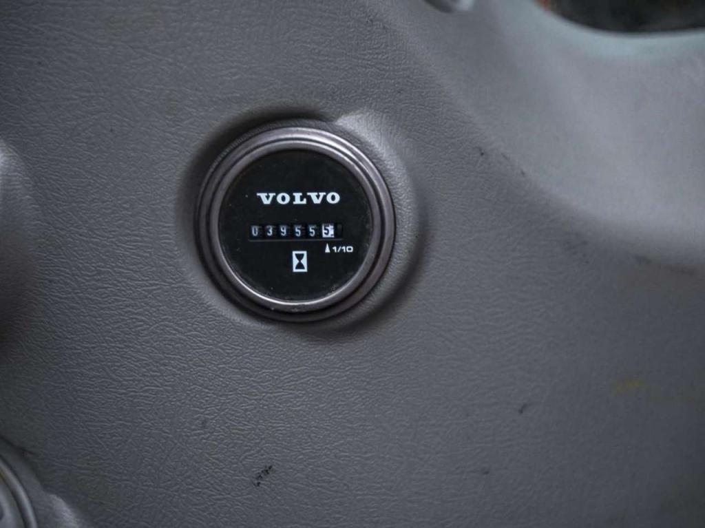 Volvo EC140EL Photo 22