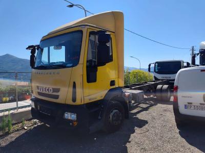 Iveco EUROCARGO CUBE 120E28P en vente par Procida Macchine S.r.l.