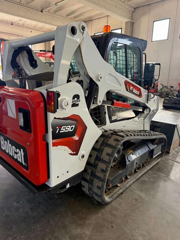 Bobcat T590 Photo 1