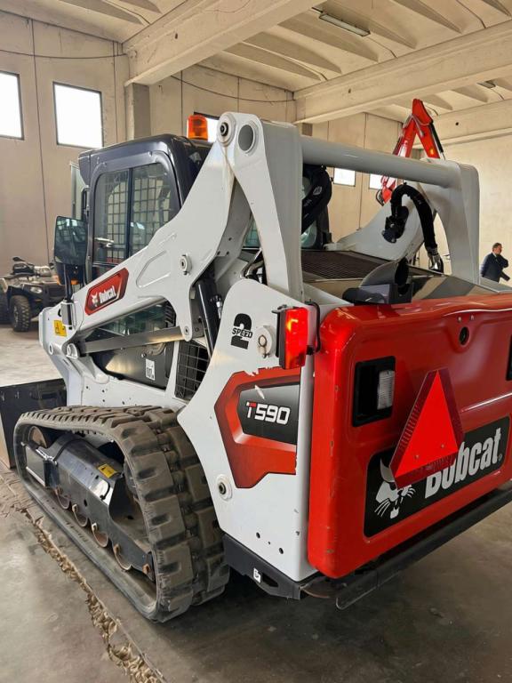 Bobcat T590 Photo 2
