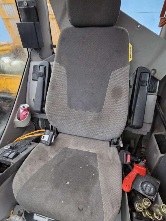 Volvo operator's seat 14556915 for Volvo EC160C L, EC160C NL, EC180C L... Photo 1