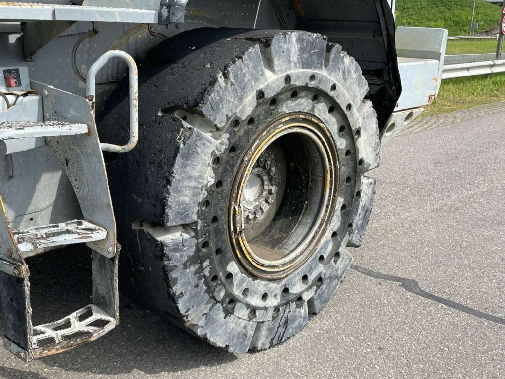 Caterpillar 930M Photo 11