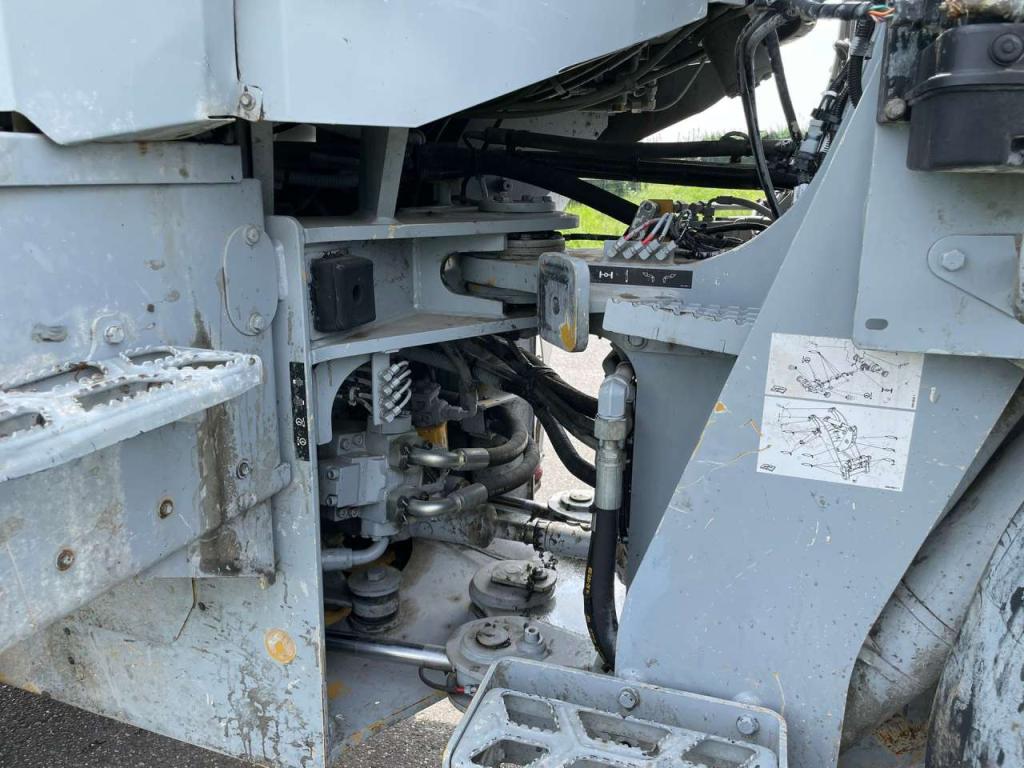 Caterpillar 930M Photo 26