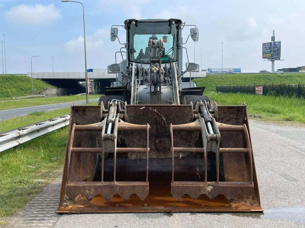 Caterpillar 930M Photo 5