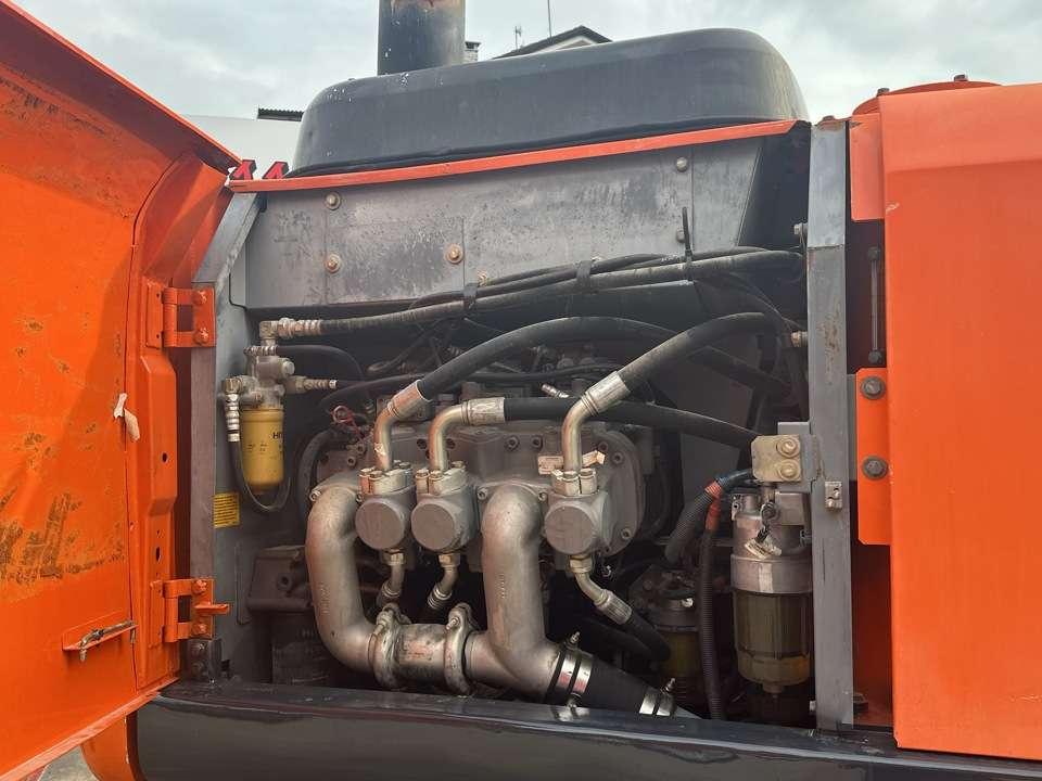 Hitachi ZX210LCN-5B Photo 9