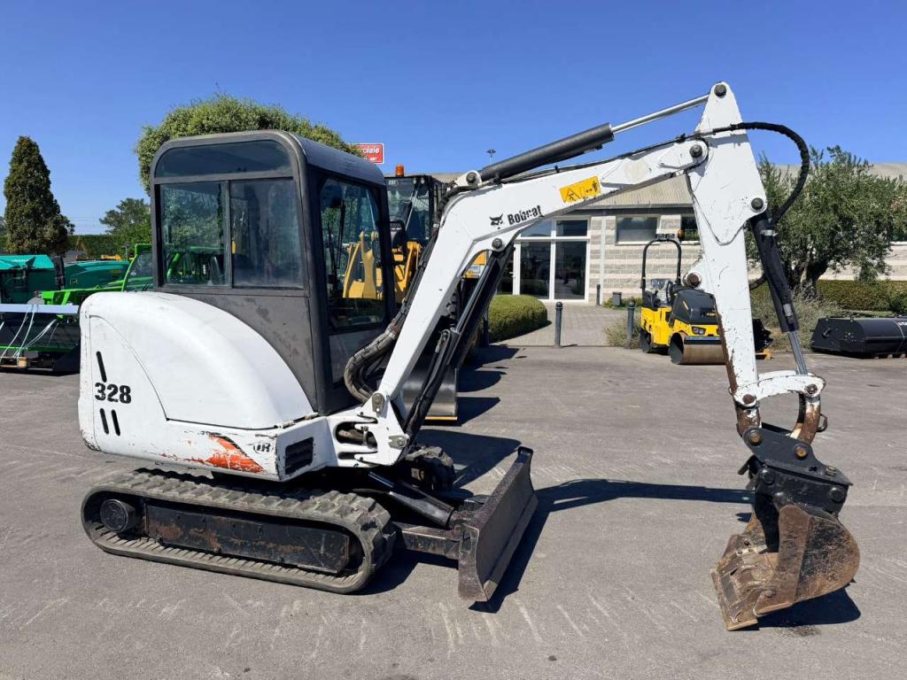 Bobcat 328 Photo 2
