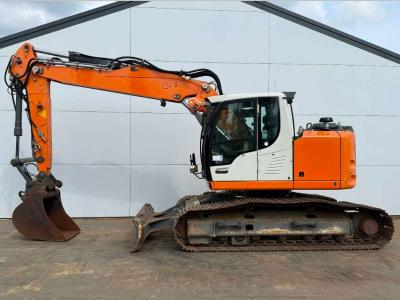 Liebherr R920 Compact - Blade / Triple Boom / Quick Coupler en vente par Boss Machinery