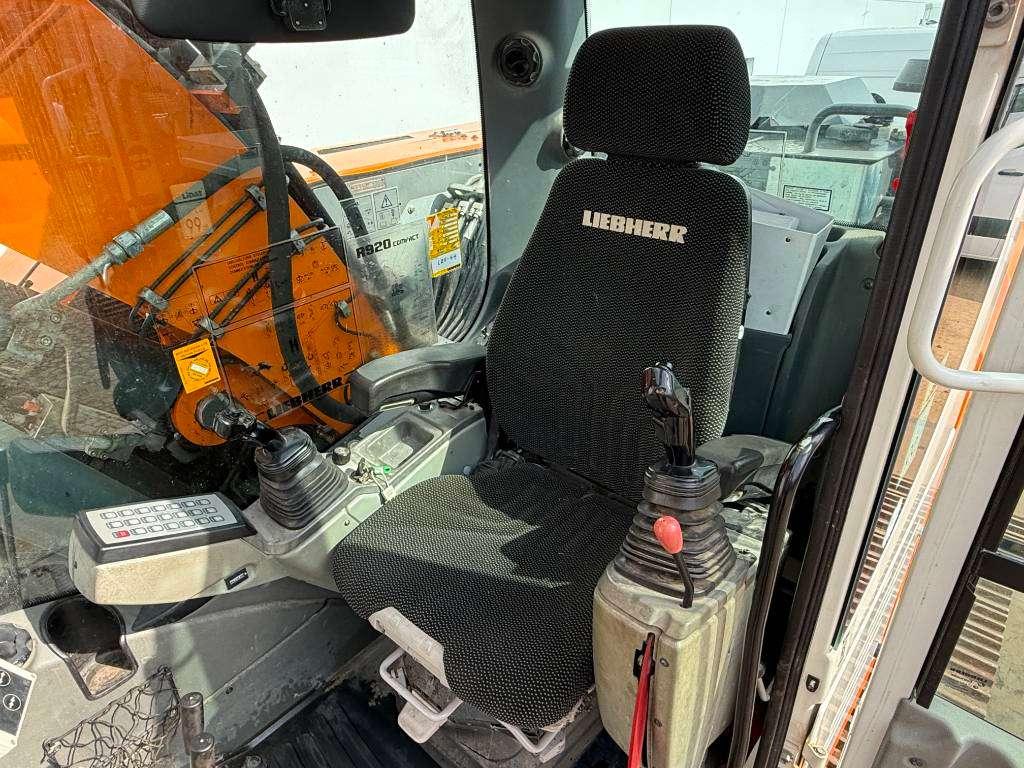 Liebherr R920 Compact - Blade / Triple Boom / Quick Coupler Photo 8