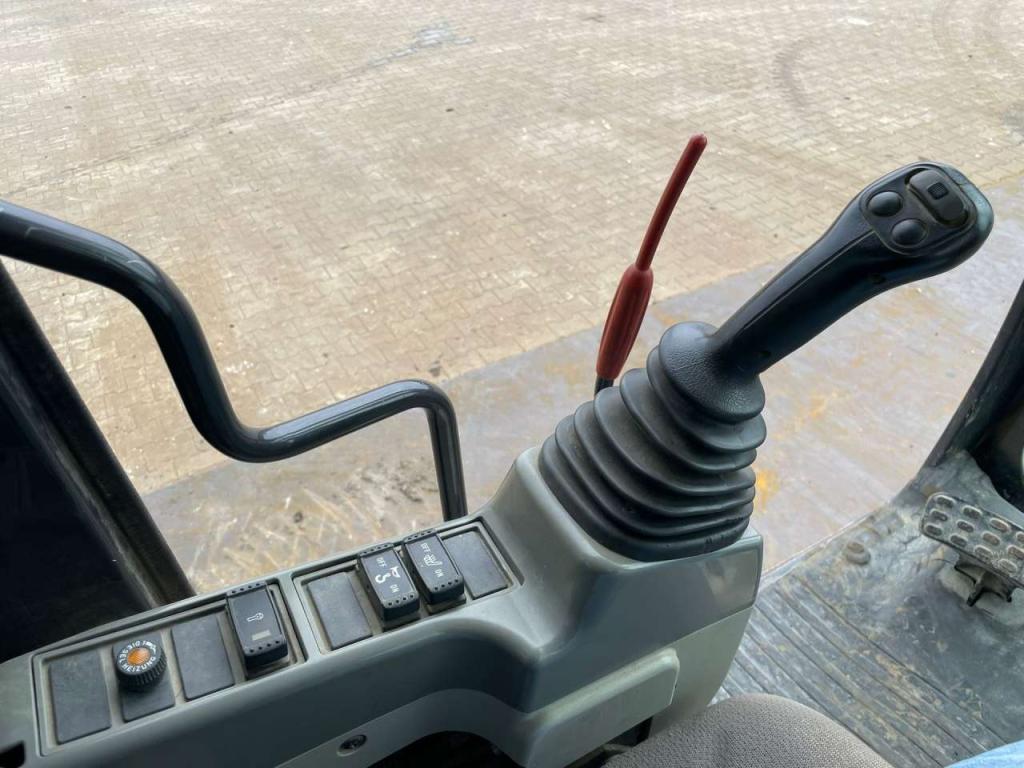 Hitachi ZX290LCN-5 Photo 23