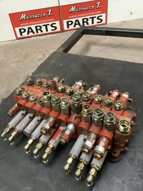 Distributeur hydraulique pour Neuson 3402 Photo 2