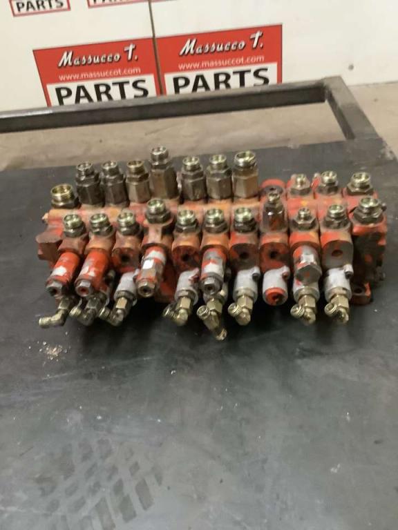 Distributeur hydraulique pour Neuson 3402 Photo 3
