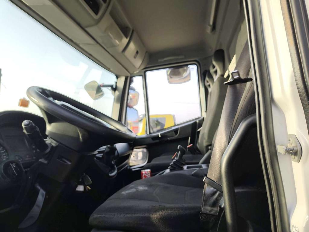Iveco EUROCARGO 120-190L Photo 12