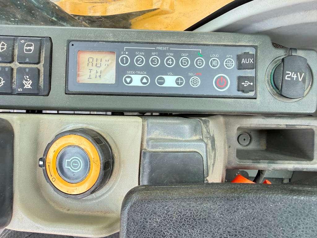 Caterpillar 350 - BRAND NEW / UNUSED / Hammer Lines Photo 13