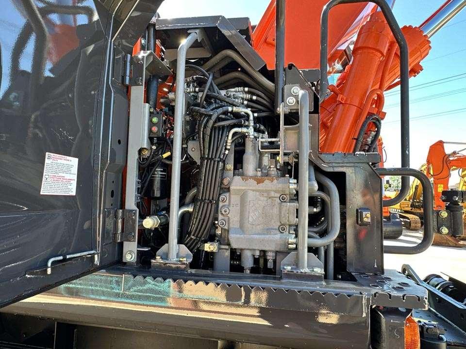 Hitachi ZX170W-5B 4X4 Photo 14