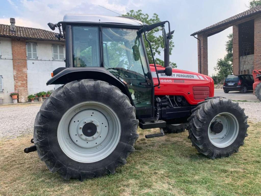 Massey Ferguson 4445 Photo 12