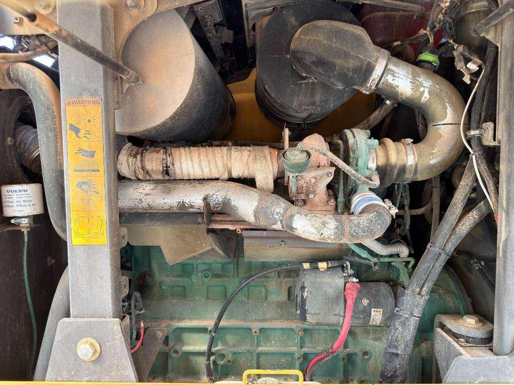 Volvo G946 - AWD Photo 25
