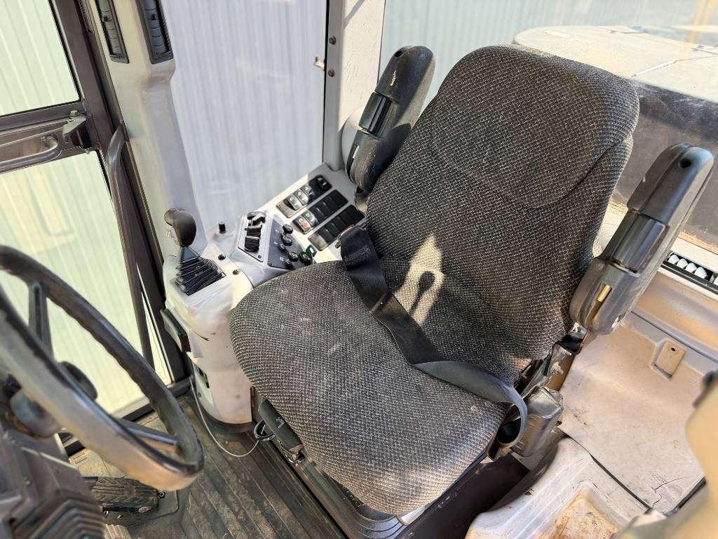 Volvo G946 - AWD Photo 28