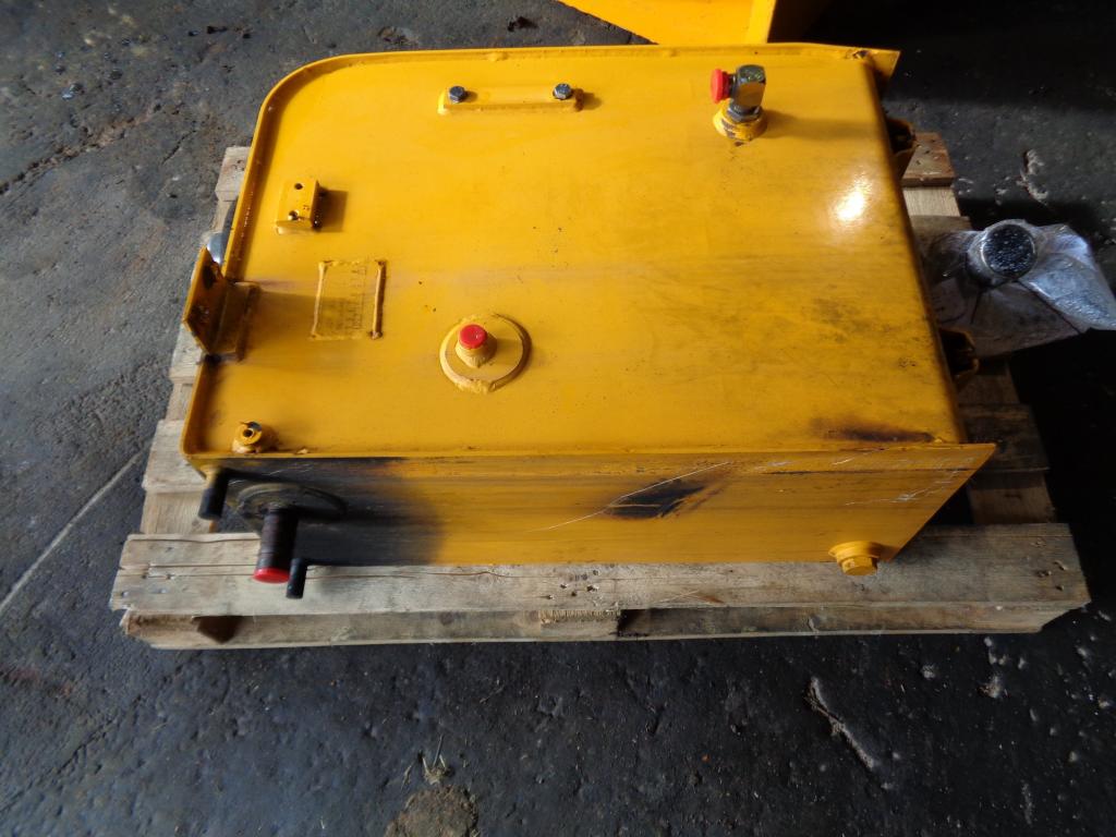 Réservoir de huile pour JCB JS 130 Photo 2