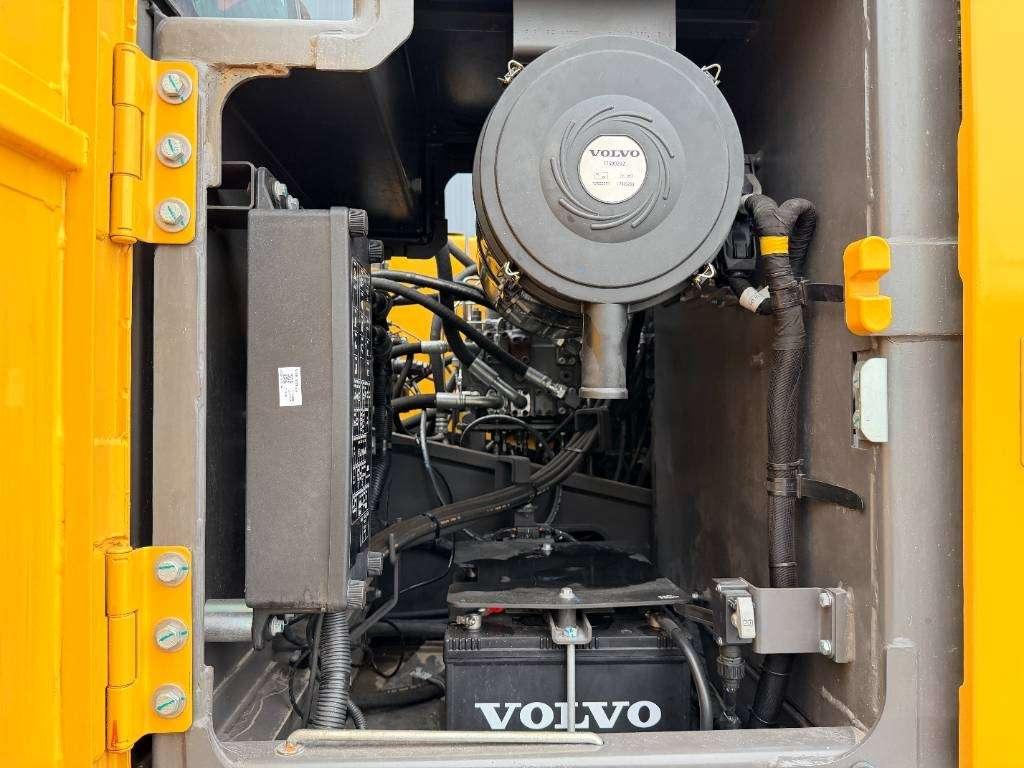 Volvo EC210 Photo 11