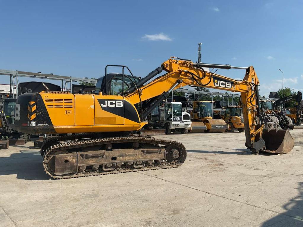JCBHD JS235 Photo 1