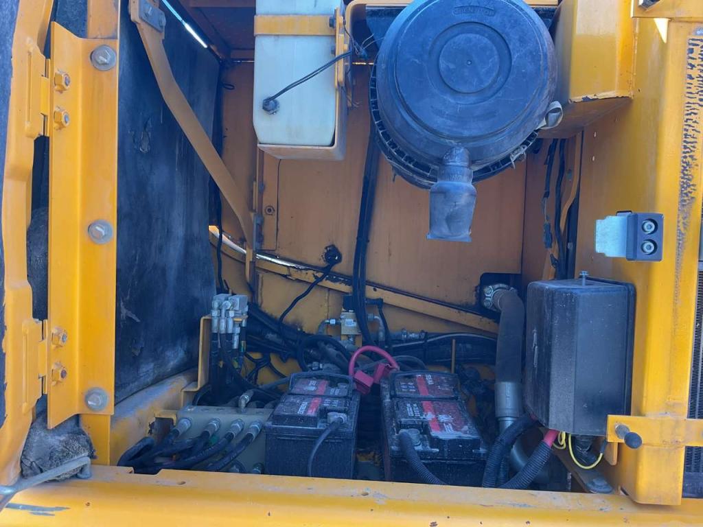 JCBHD JS235 Photo 6