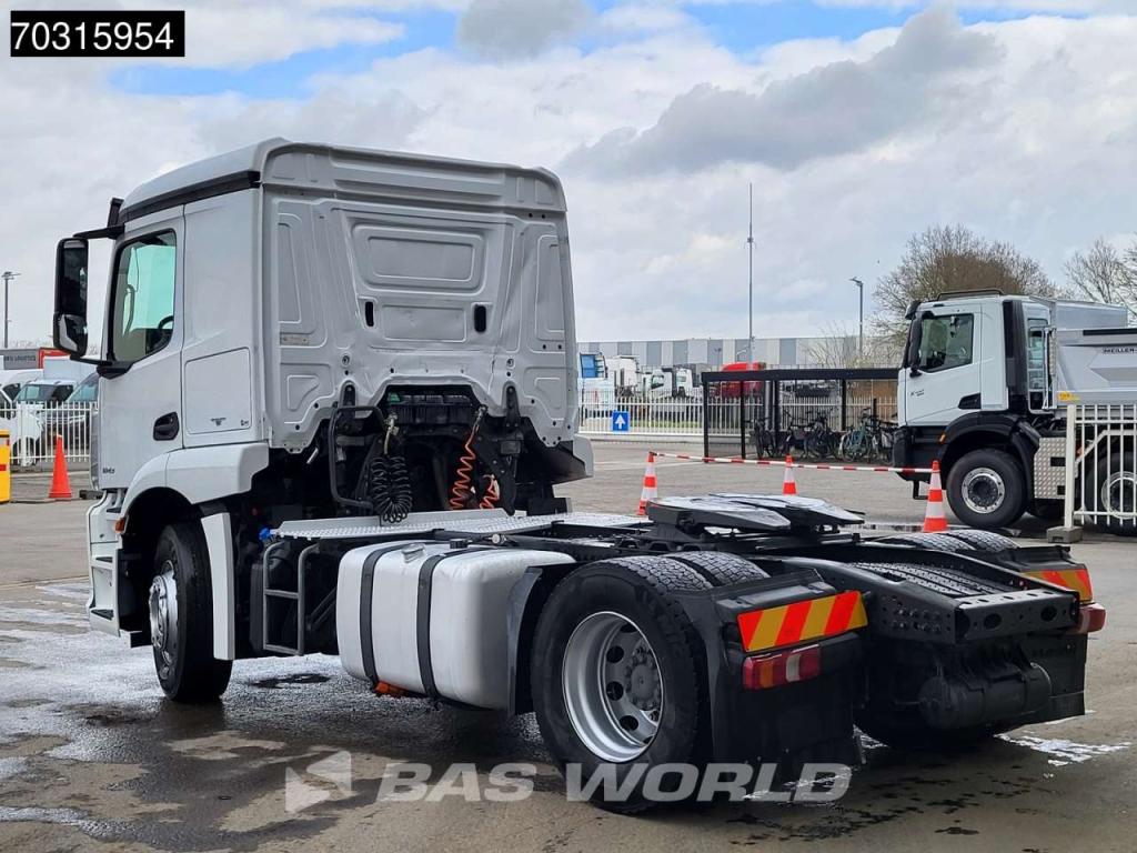 Mercedes-Benz Actros 1843 4X2 ClassicSpace Retarder Photo 2