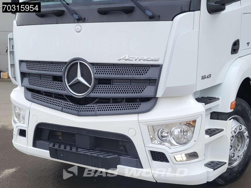Mercedes-Benz Actros 1843 4X2 ClassicSpace Retarder Photo 8