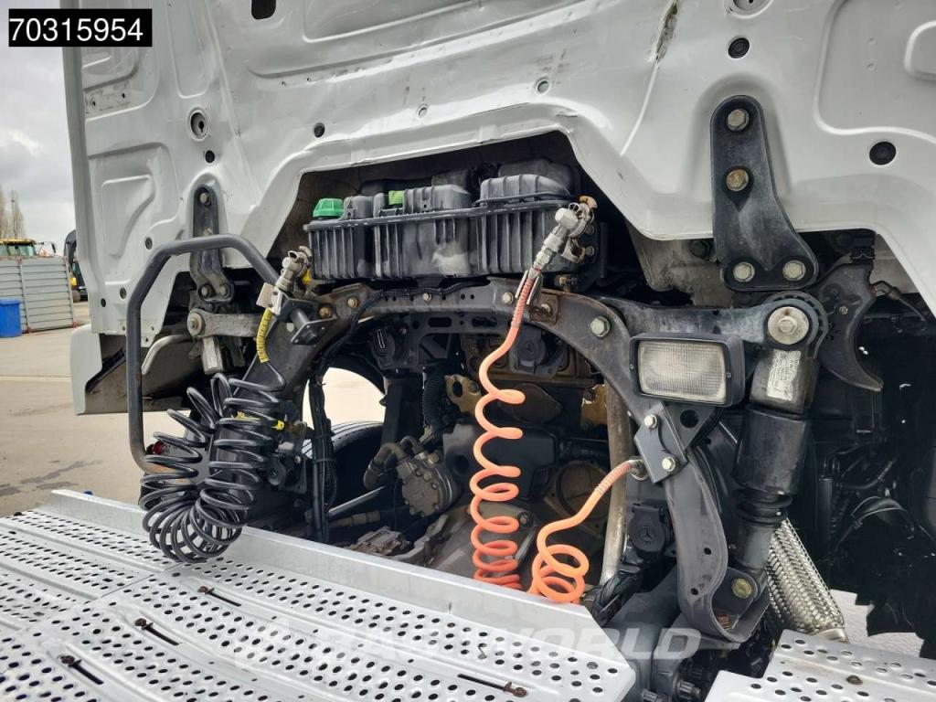 Mercedes Actros 1843 4X2 ClassicSpace Retarder Photo 12