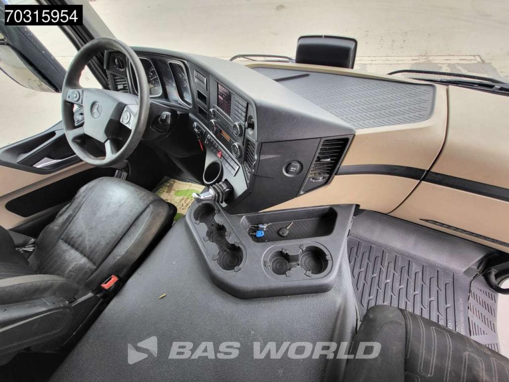 Mercedes Actros 1843 4X2 ClassicSpace Retarder Photo 17