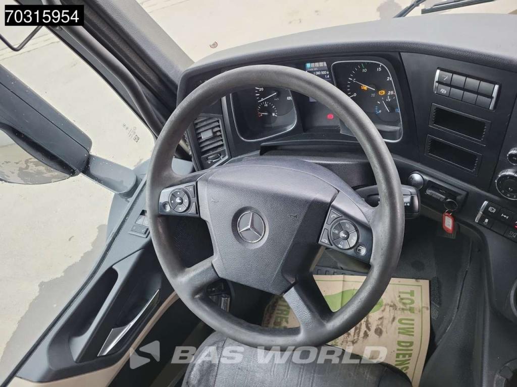 Mercedes Actros 1843 4X2 ClassicSpace Retarder Photo 18