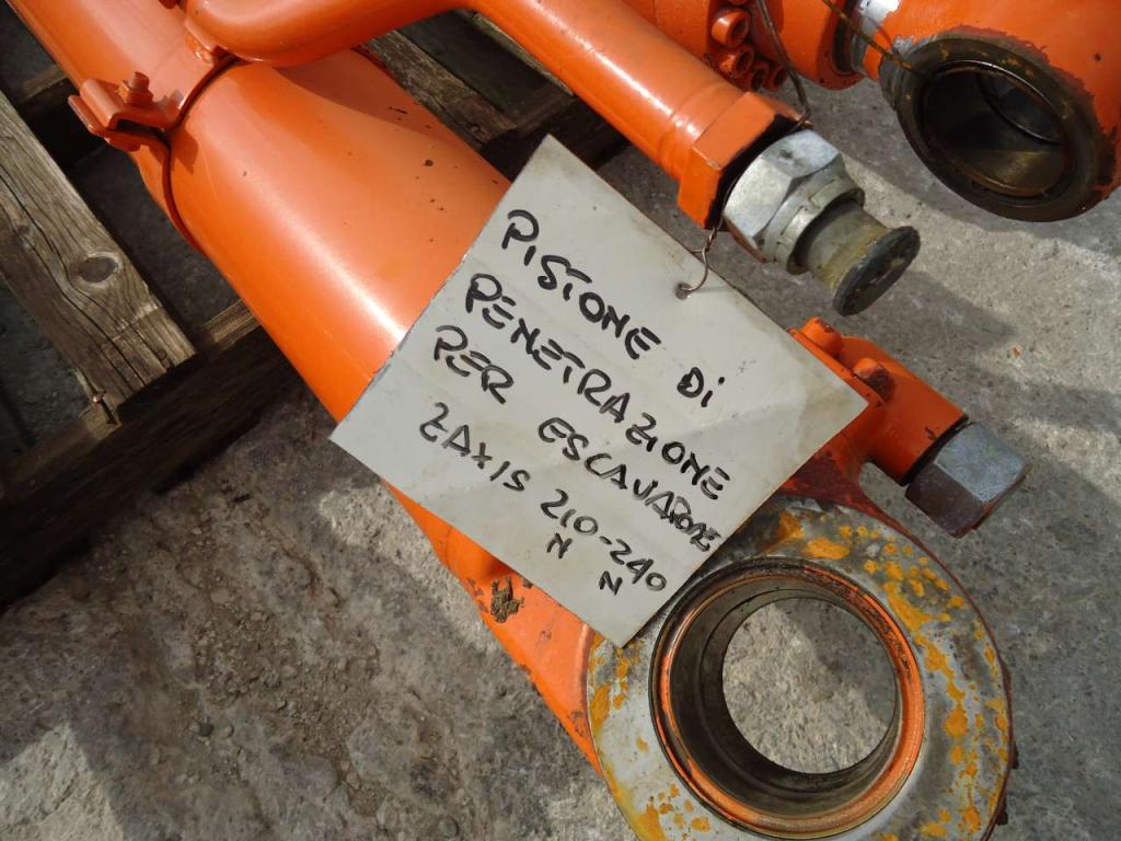 Piston de pénétration pour Hitachi ZAXIS 210N - 240N Photo 2