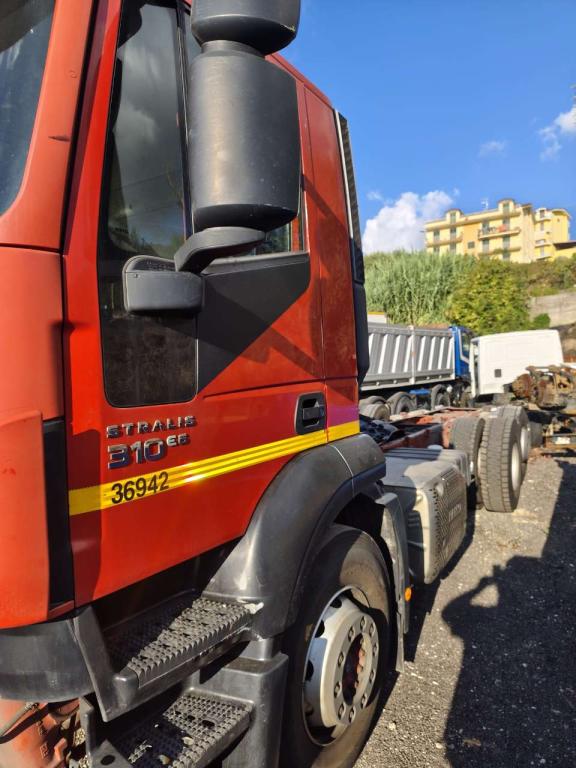 Iveco STRALIS HI-STREET 260S31 Photo 9
