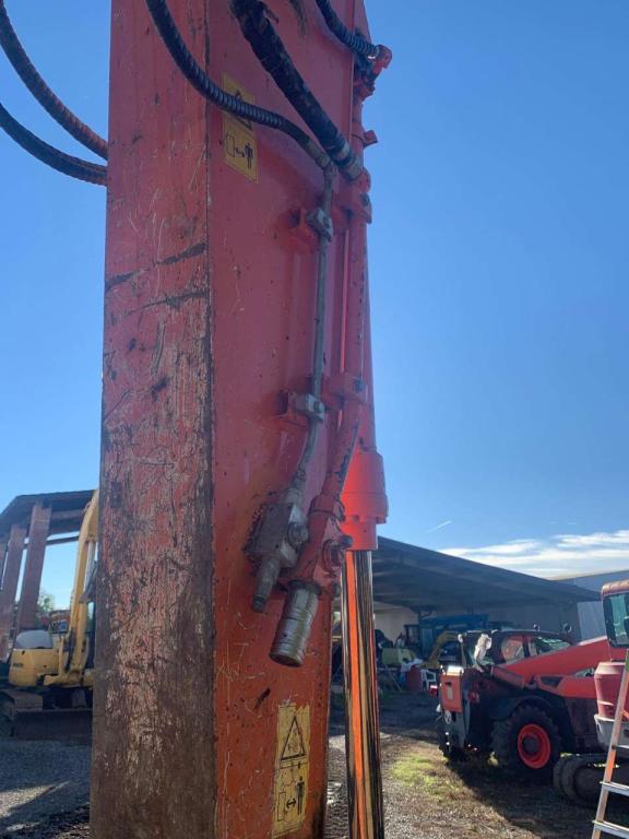 Hitachi ZX135US-5B Photo 11