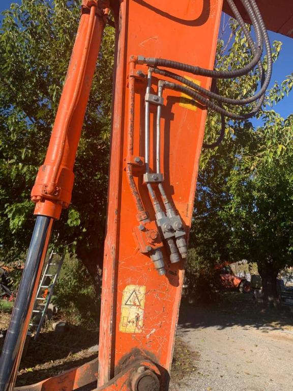 Hitachi ZX135US-5B Photo 2