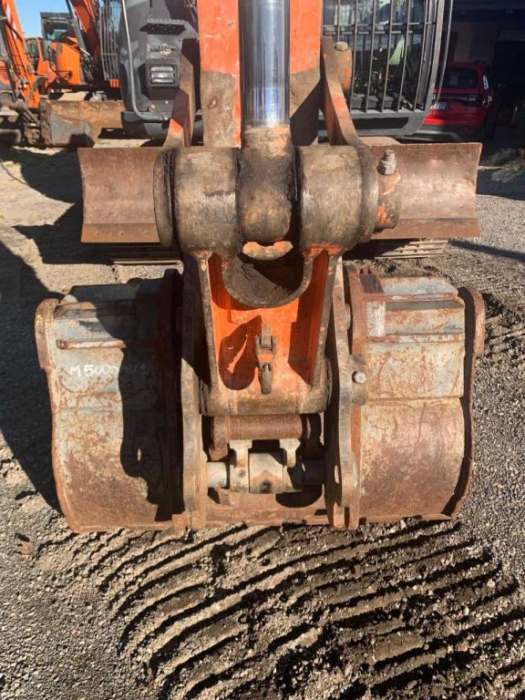 Hitachi ZX135US-5B Photo 8