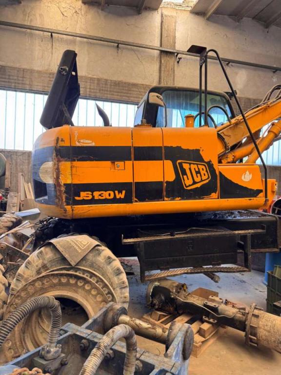 JCB JS130W Photo 3