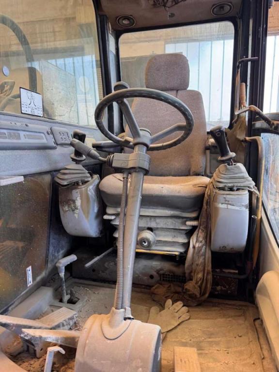 JCB JS130W Photo 5