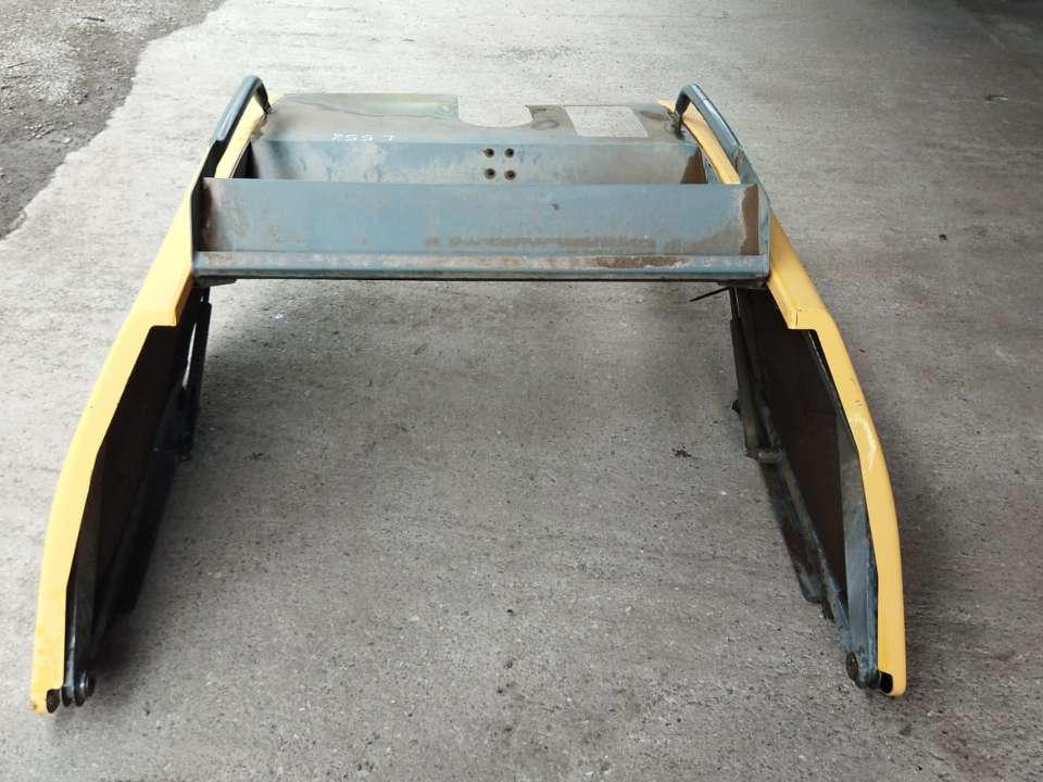 Capot et panneau de carrosserie pour Liebherr L 554 Photo 4