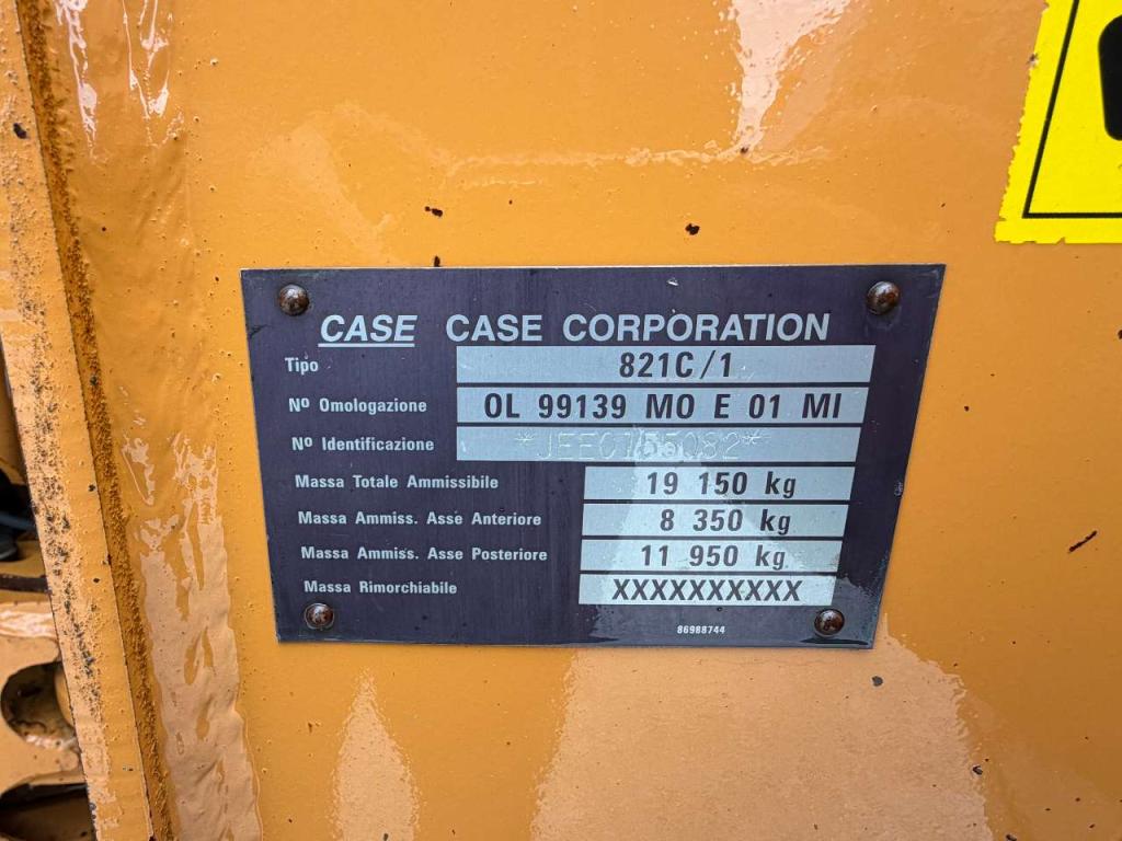 Case 821C Photo 21