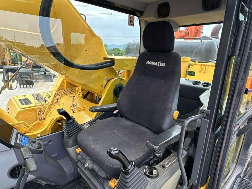 Komatsu PC700 LC-8E0 Photo 17