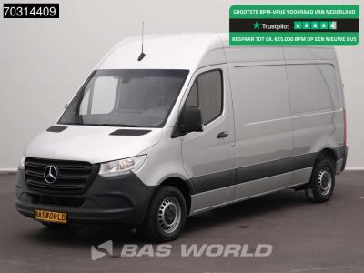 Mercedes-Benz Sprinter 215 CDI Automaat 150pk L2H2 MBUX Camera Airco Parkeersensoren CarPlay Euro6 L2 Airco en vente par BAS World B.V.