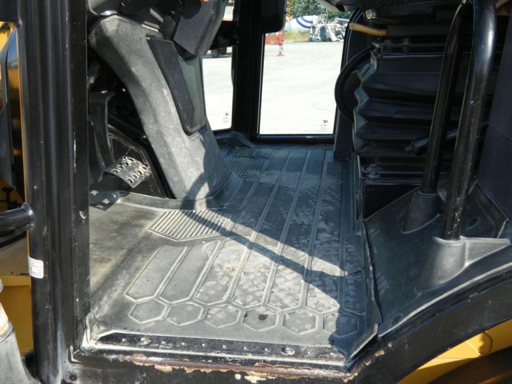 Caterpillar 908 Photo 11