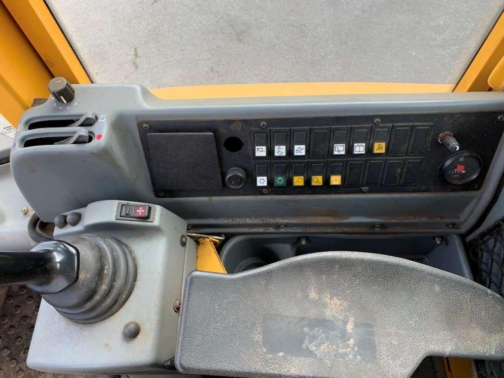 Volvo L70E Photo 8