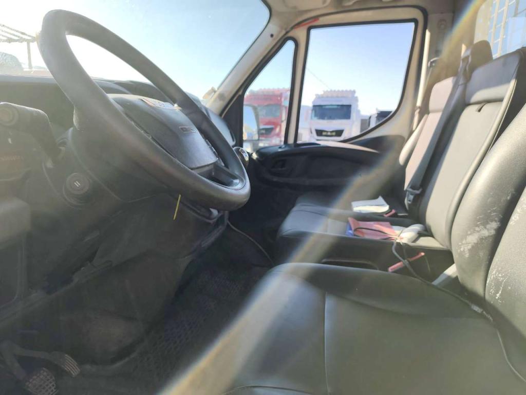 Iveco DAILY 35-120 Photo 20