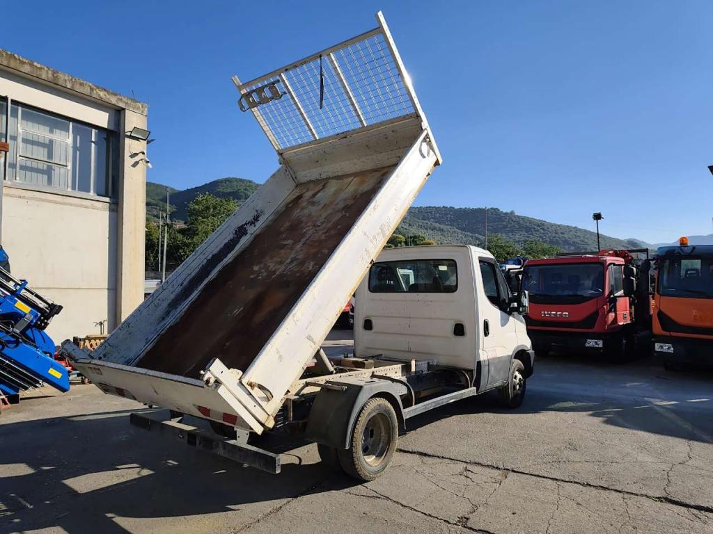 Iveco DAILY 35-120 Photo 8