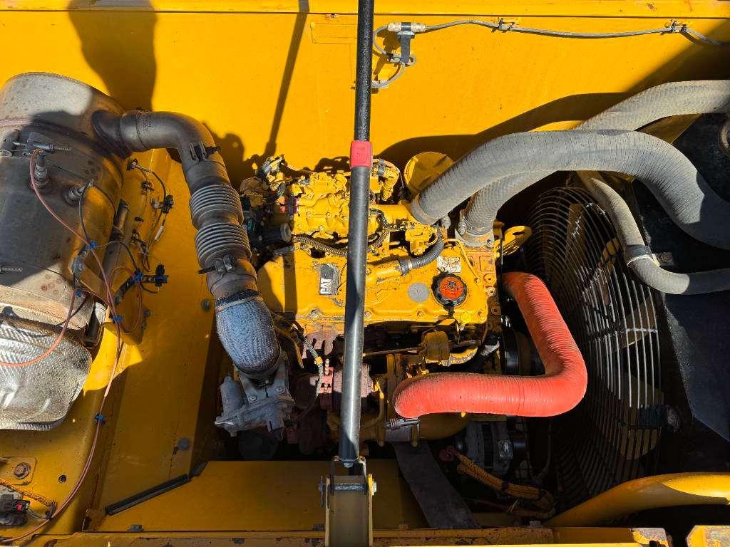 Caterpillar 320FL - Automatic Greasing / Camera Photo 29