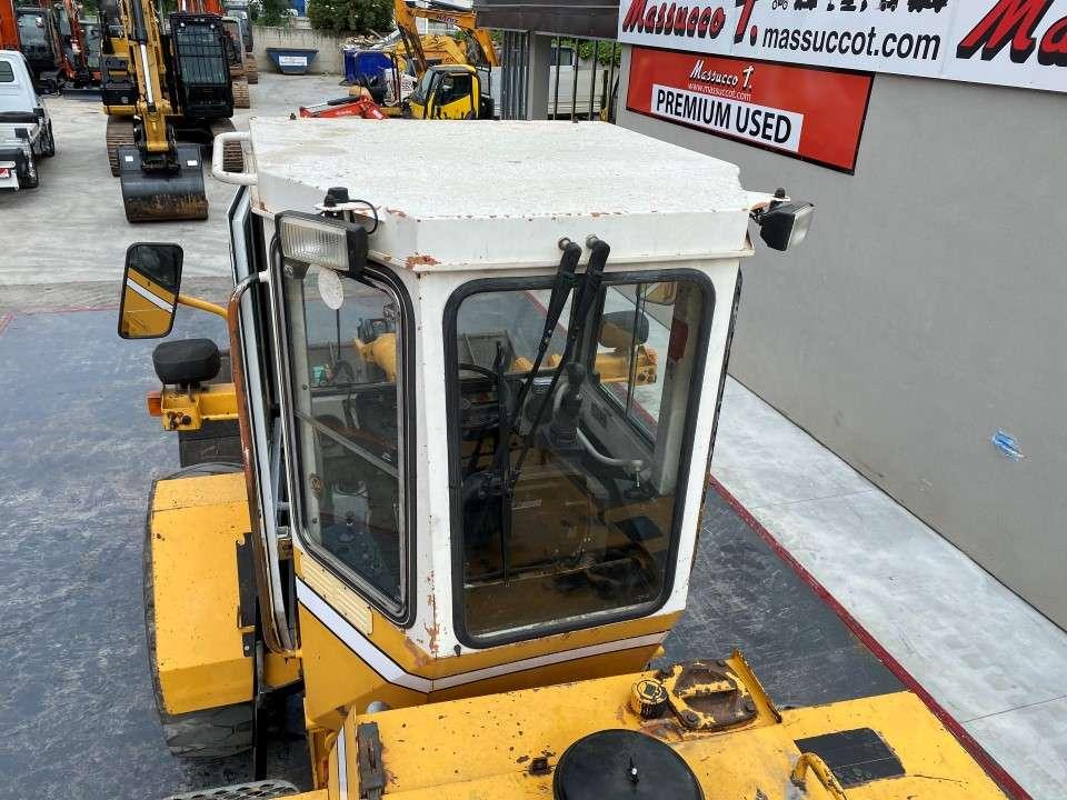 Liebherr L521 Photo 17